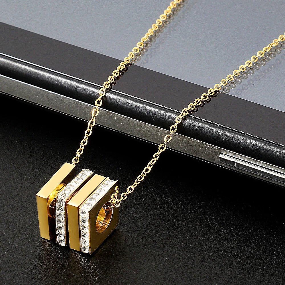 Rotating Compression Resistant Charm Necklace Square Crystal Pendant Necklace Jewelry - Melcharm